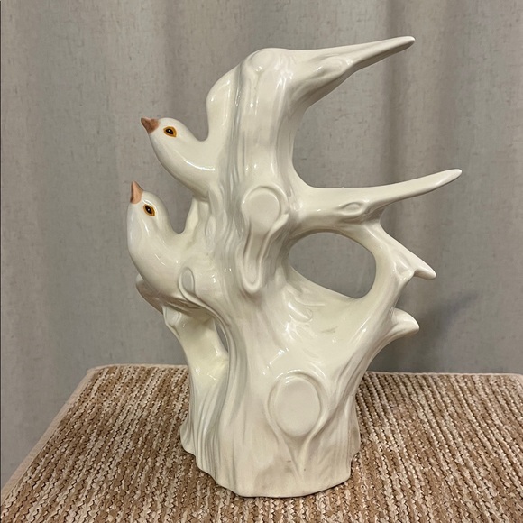 Twin Doves Flying Statue Sculpture 11”H 8”W